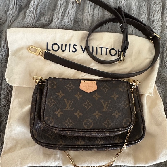 Louie Vuitton Pochette - Picture 2 of 2